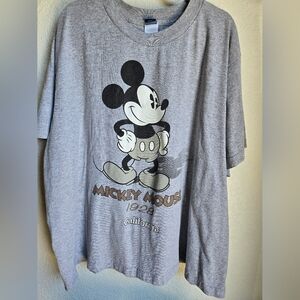 Retro Walt Disney" Old Vs New Mickey Mouse " Men's XXL T-Shirt